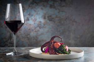 Marea Seafood & Beverage